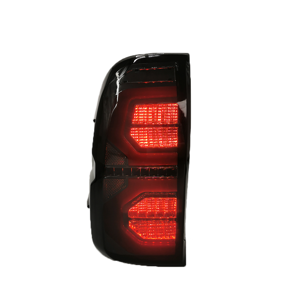 Hilux Revo tail lamps15